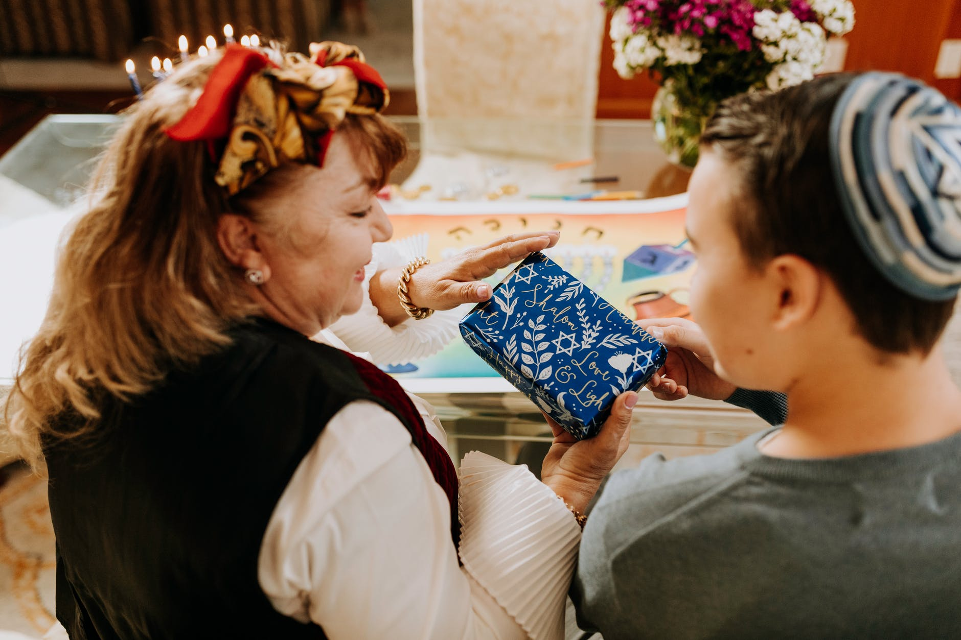 A Cool Gift Ideas Guide for a 13-Year-Old Boy’s Birthday