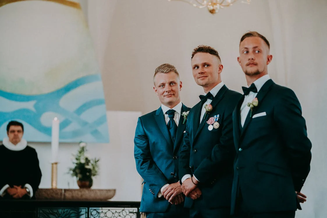 You are currently viewing Groomsmen Gifts: 18 Best Wedding Gag Gifts for Your Groomsmen