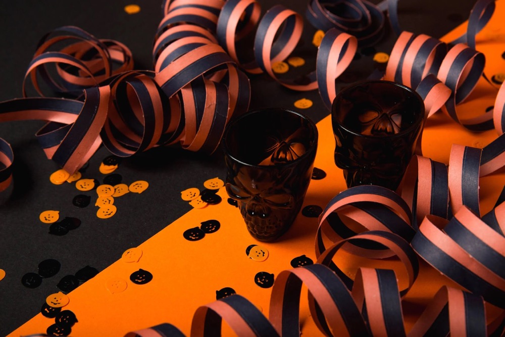 11 Creative Decorations for a Halloween Birthday Party