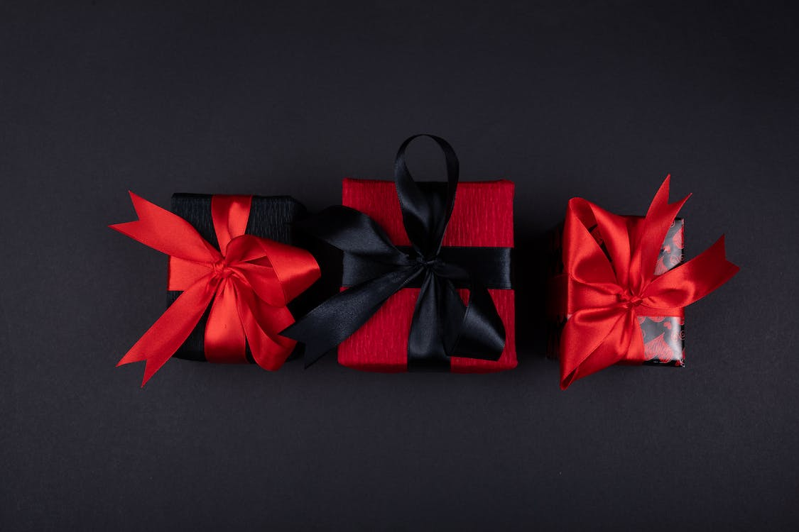 You are currently viewing 37+ Romantic Valentine’s Day Gifts for Your Husband In 2023