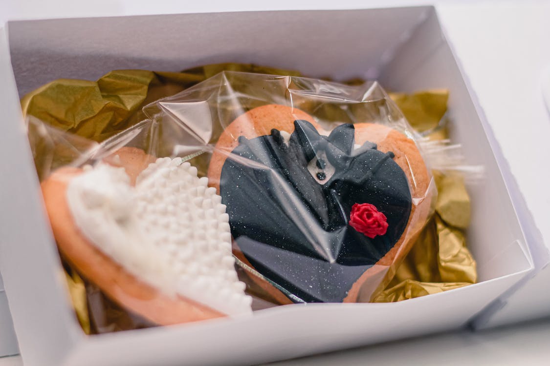You are currently viewing 21 Wedding Gifts for Friends to Make Their Big Day Worth Remembering