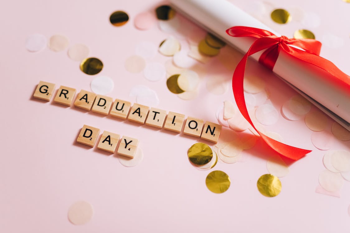 Striking Graduation Announcement Ideas to Celebrate Achievements