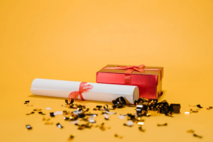 Read more about the article Top 11 Graduation Gifts for Your Best Friend