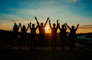 Read more about the article How To Make Friends In A New City After Graduating
