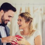 Welches Geschenk soll man seiner Frau zum Hochzeitstag machen?