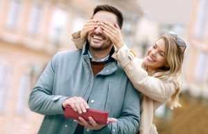 Read more about the article 9 Creative Wedding gift for Husband from Wife
